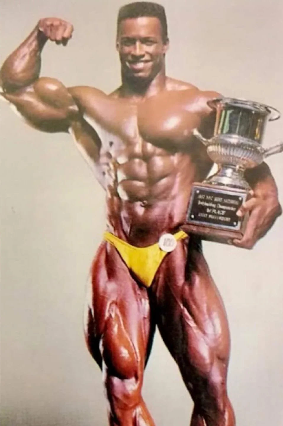 Shawn Ray ja vuoden 1987 NPC Nationalsin voittopokaali